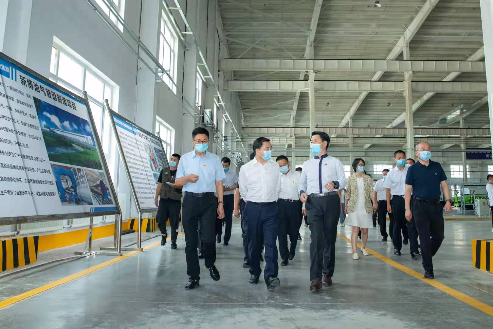 新疆维吾尔族自治区党委常委、自治区常务副主席陈伟俊莅临集团阿拉山口汽车公司调研考察