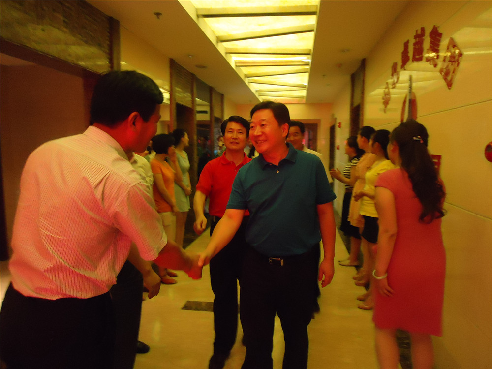 13刘雁飞董事长陪同十堰市市委书记周霁视察Pokerking集团西安总部